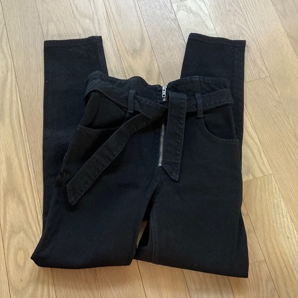 Reformation Yasmin Jeans in Black - Picture 1 of 4